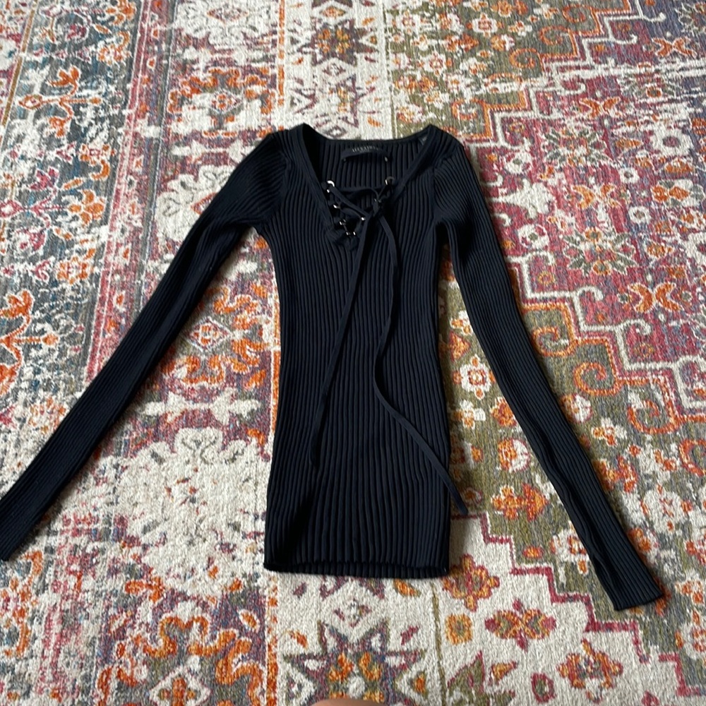 Long sleeve, black ribbed shirt